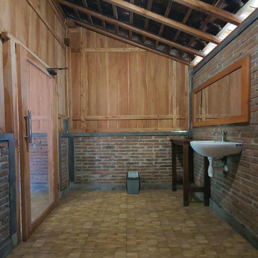 بانيووانجى Pinarak Homestay المظهر الخارجي الصورة